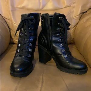 GUESS BOOTS